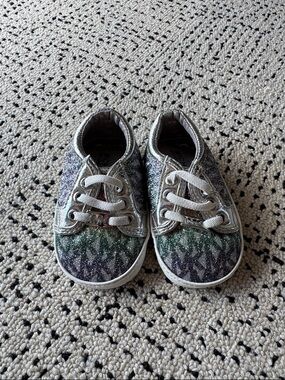 Michael Kore Glittery crib shoes